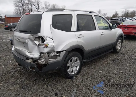 2009 Kia Borrego Ex V8 from USA, damaged, VIN KNDJH742295024558